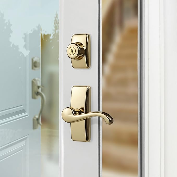 Ideal Security GL Door Lever Set with Keyed Deadbolt Lock for Storm and Screen Doors, Bright Brass (4-Piece Set)