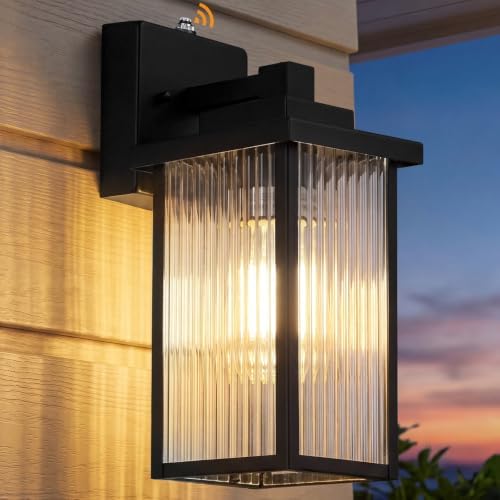 15-Inch Dusk to Dawn Outdoor Wall Light, Matte Black All-Metal Frame