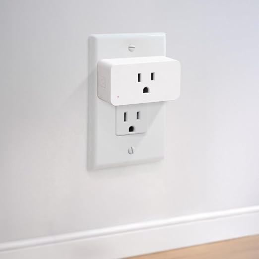EcoHub Dimmable 2.5A 300W Single Outlet Smart Plug in White Works with iOS or Android APP