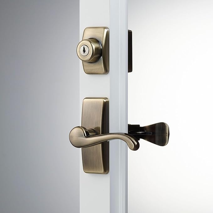 Ideal Security GL Door Lever Set with Keyed Deadbolt Lock for Storm and Screen Doors, Antique Brass (4-Piece Set)