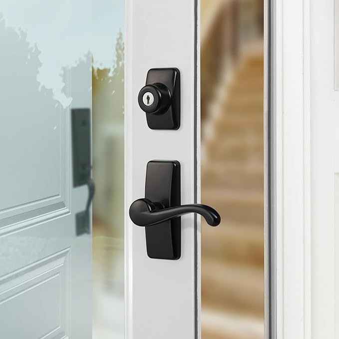 Ideal Security GL Door Lever Set with Keyed Deadbolt Lock for Storm and Screen Doors, Black (4-Piece Set)