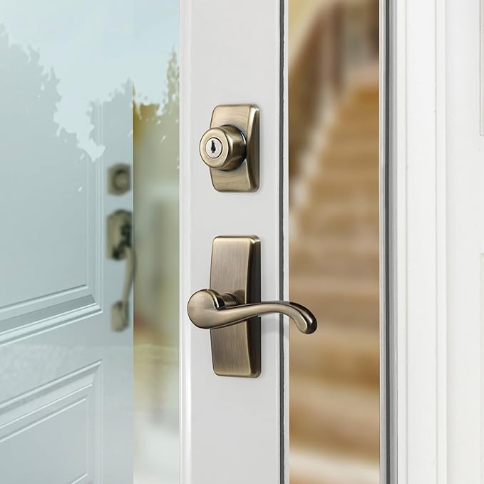 Ideal Security GL Door Lever Set with Keyed Deadbolt Lock for Storm and Screen Doors, Antique Brass (4-Piece Set)