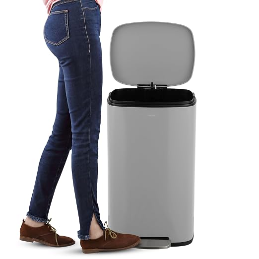 happimess Curtis 8 Gal Step Trash Can Soft Close 25", Gloss Gray