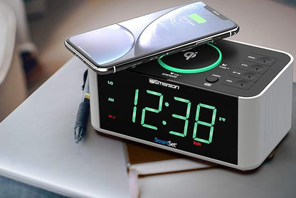 Emerson ER100202 Smartset Dual Alarm Clock Radio with USB Port and QI Wireless Phone Charger with Bluetooth, All Qi Compatible Phones