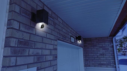 Lorex 2K Wi-Fi Smart Lightbulb Camera | E26/E27 Socket | Pan-Tilt View, Color Night Vision, Person & Vehicle Detection | 2-Way Talk | Alexa/Google | Cloud & Local Storage Option