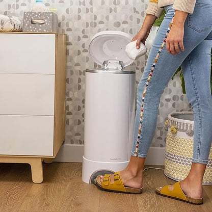 Munchkin® UV Diaper Pail #1 in Odor Control, Includes 1 UV Snap, Seal & Toss™ Bag and 1 UV Refill Ring